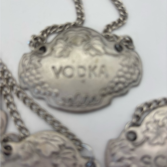 Arthur Court Grape Bottle Markers Set - Picture 4 of 8